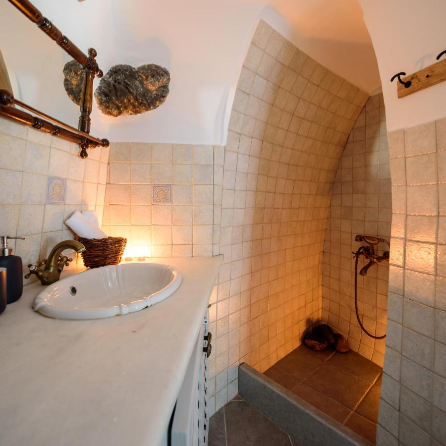 Cave House Martrona Villa Foinikia  Ngoại thất bức ảnh
